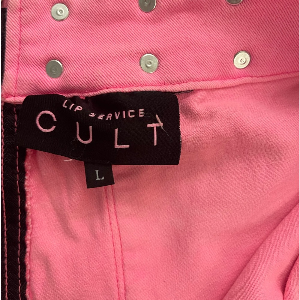 Hot Neon pink studded shorts zippered all the way down! RARE AND UNIQUE!😻 - Picture 3 of 4